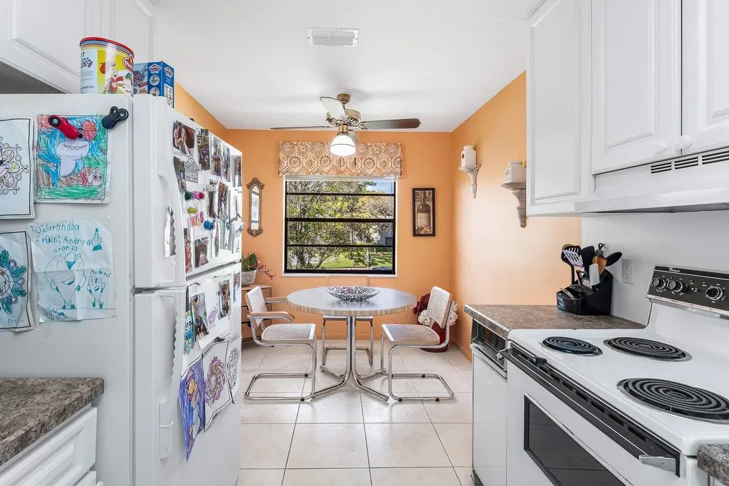 29 Stratford Lane W Boynton Beach FL 33436