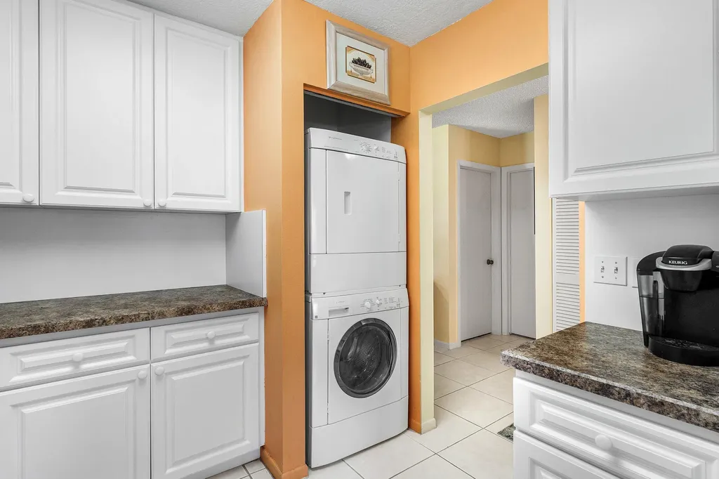 29 Stratford Lane W Boynton Beach FL 33436