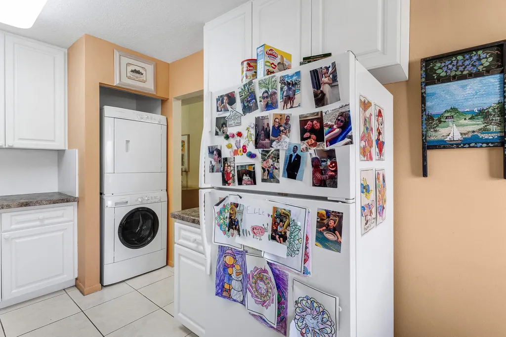 29 Stratford Lane W Boynton Beach FL 33436