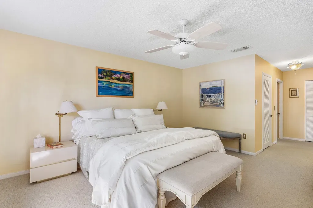 29 Stratford Lane W Boynton Beach FL 33436