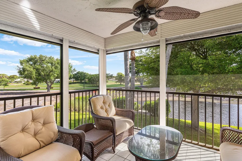 29 Stratford Lane W Boynton Beach FL 33436