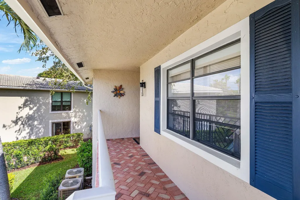 29 Stratford Lane W Boynton Beach FL 33436