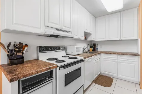 29 Stratford Lane W Boynton Beach FL 33436