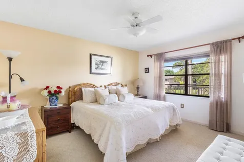 29 Stratford Lane W Boynton Beach FL 33436