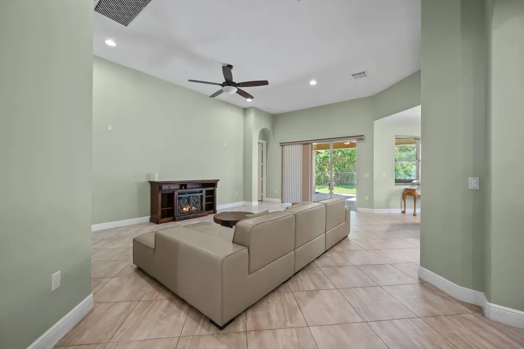 7589 Fieldstone Ranch Square Vero Beach FL 32967