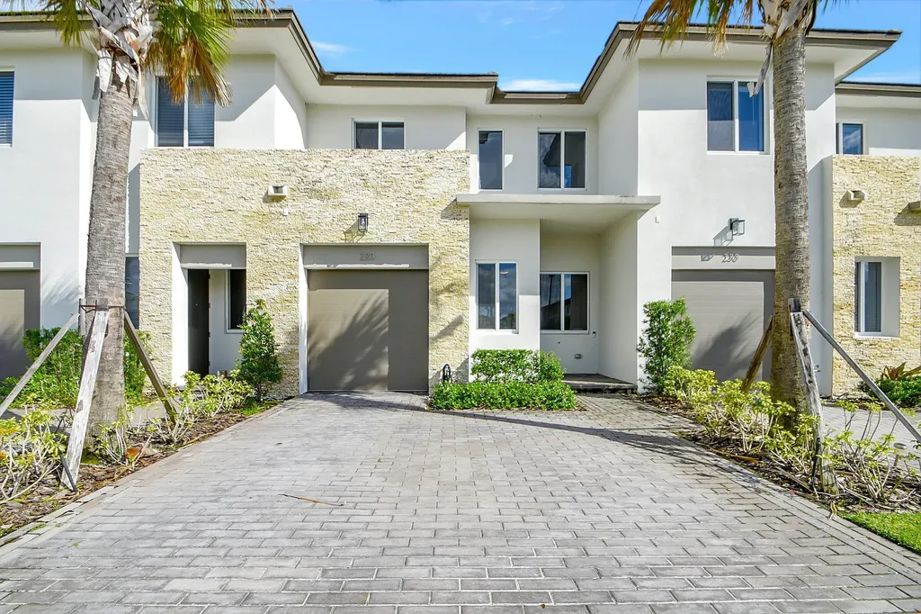 220 Pioneer Way Royal Palm Beach FL 33411