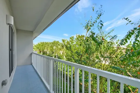 220 Pioneer Way Royal Palm Beach FL 33411