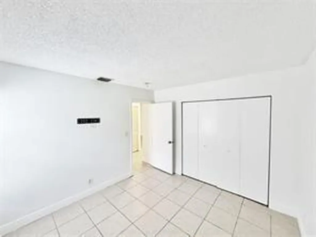 1136 NW 5th Court Fort Lauderdale FL 33311