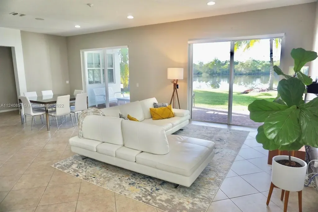 878 Lavender Circle Weston FL 33327