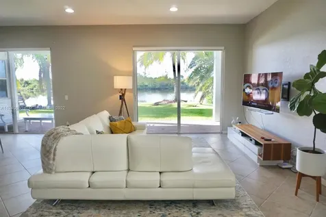 878 Lavender Circle Weston FL 33327