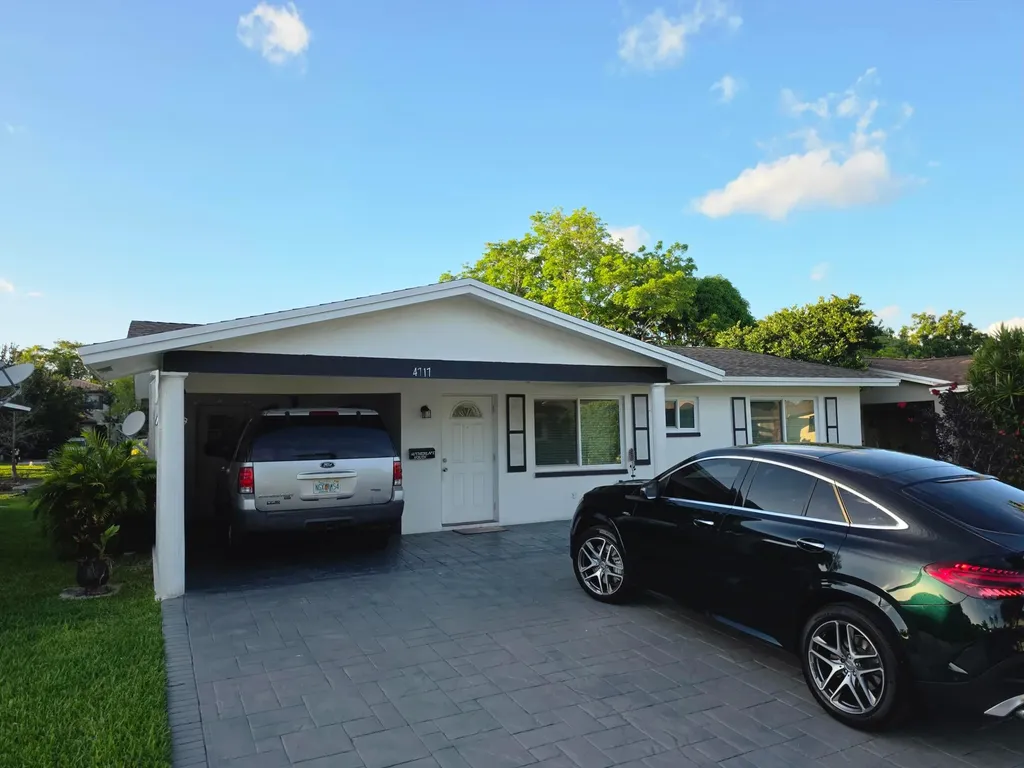 4717 NW 58th Street Tamarac FL 33319