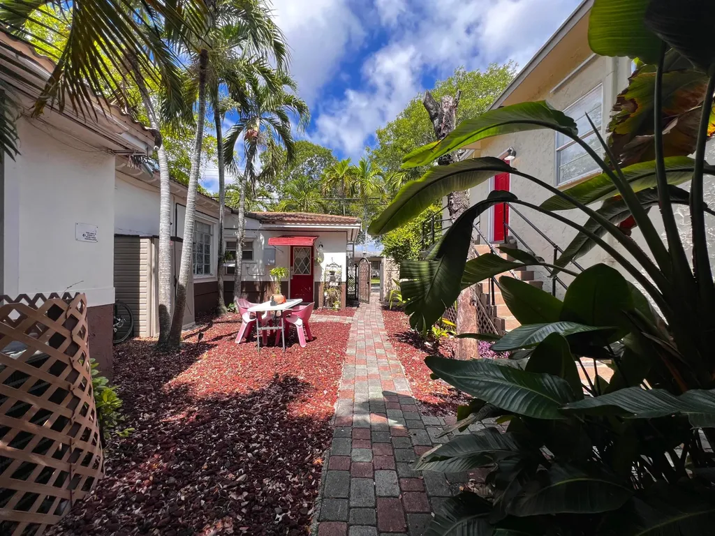 1859 Buchanan Street Hollywood FL 33020