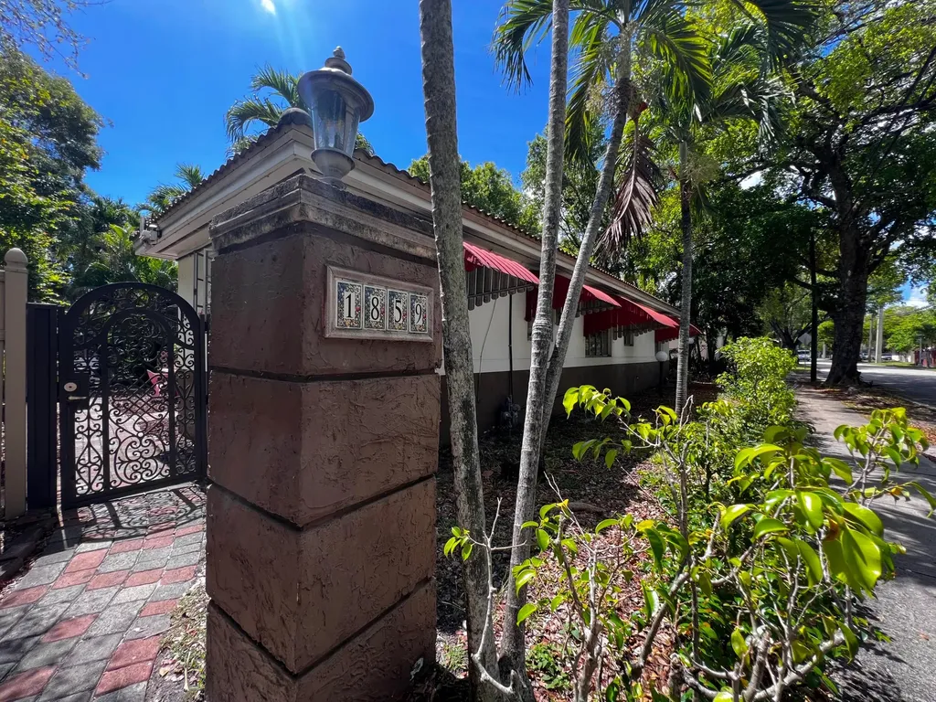 1859 Buchanan Street Hollywood FL 33020