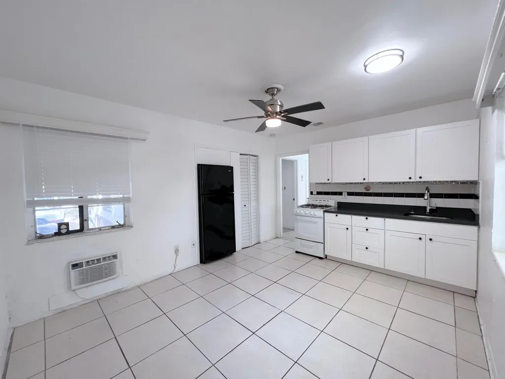 1859 Buchanan Street Hollywood FL 33020