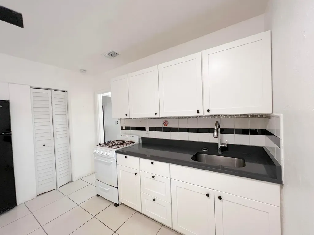 1859 Buchanan Street Hollywood FL 33020