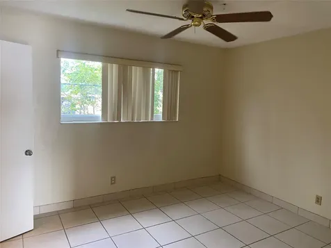 1812 E Oakland Park Boulevard Oakland Park FL 33306