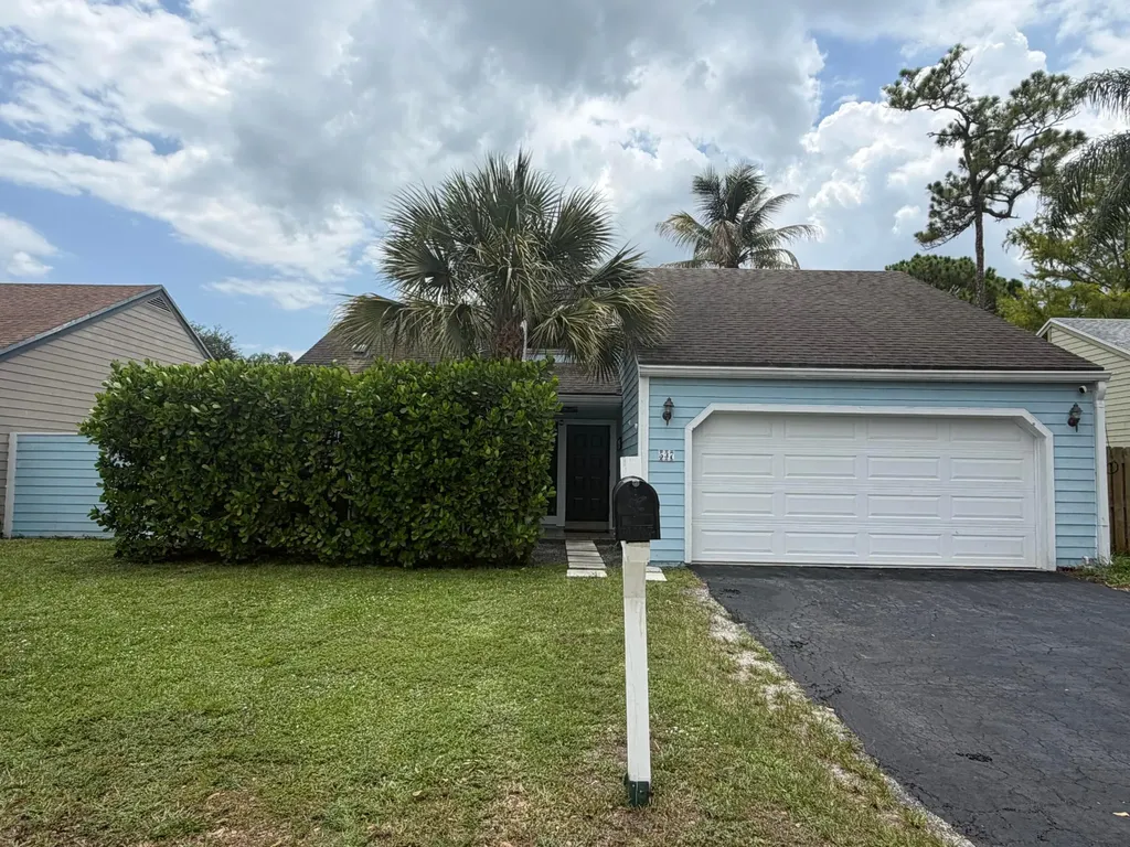 537 Goldenwood Way Wellington FL 33414