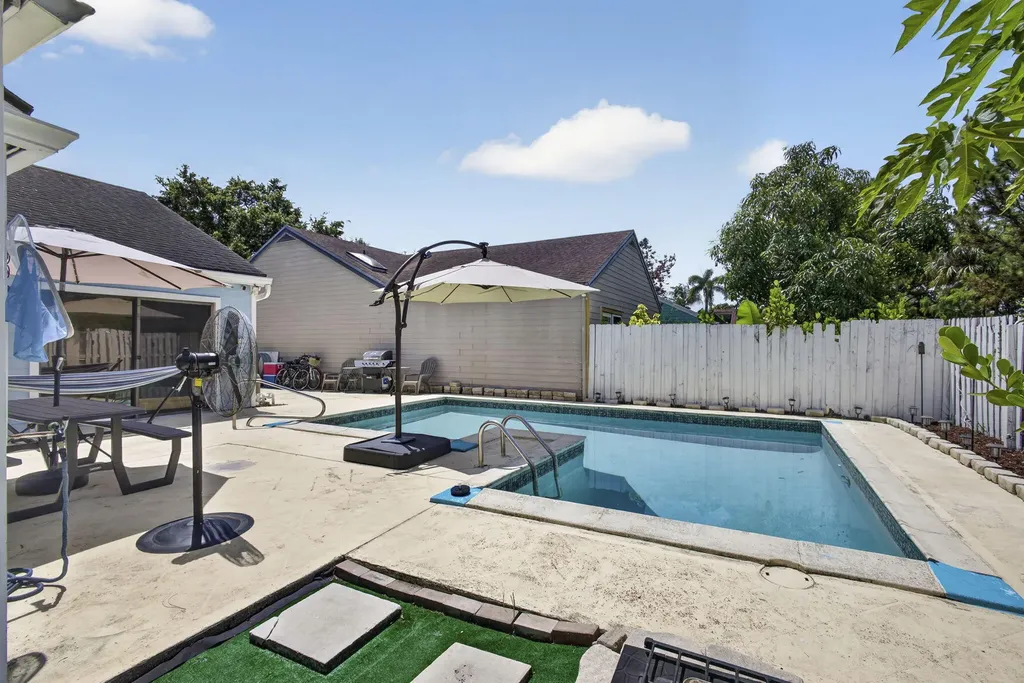 537 Goldenwood Way Wellington FL 33414