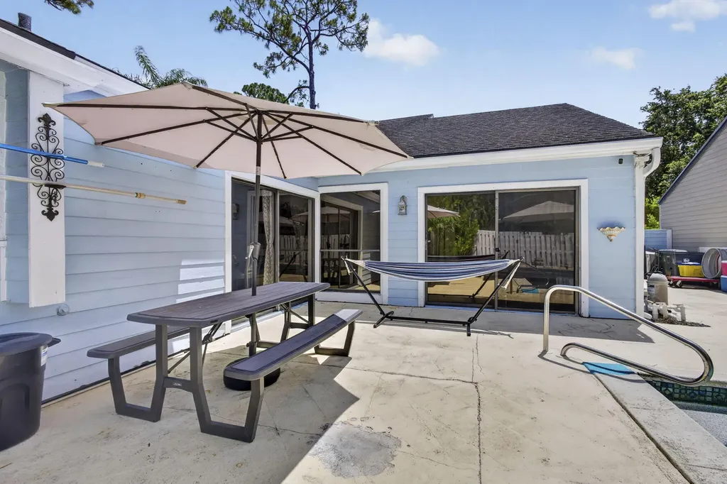 537 Goldenwood Way Wellington FL 33414