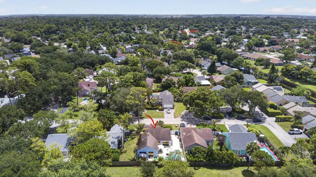 537 Goldenwood Way Wellington FL 33414