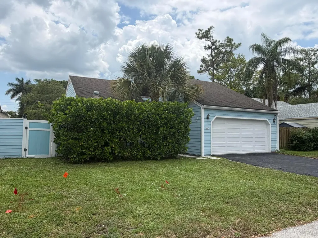 537 Goldenwood Way Wellington FL 33414