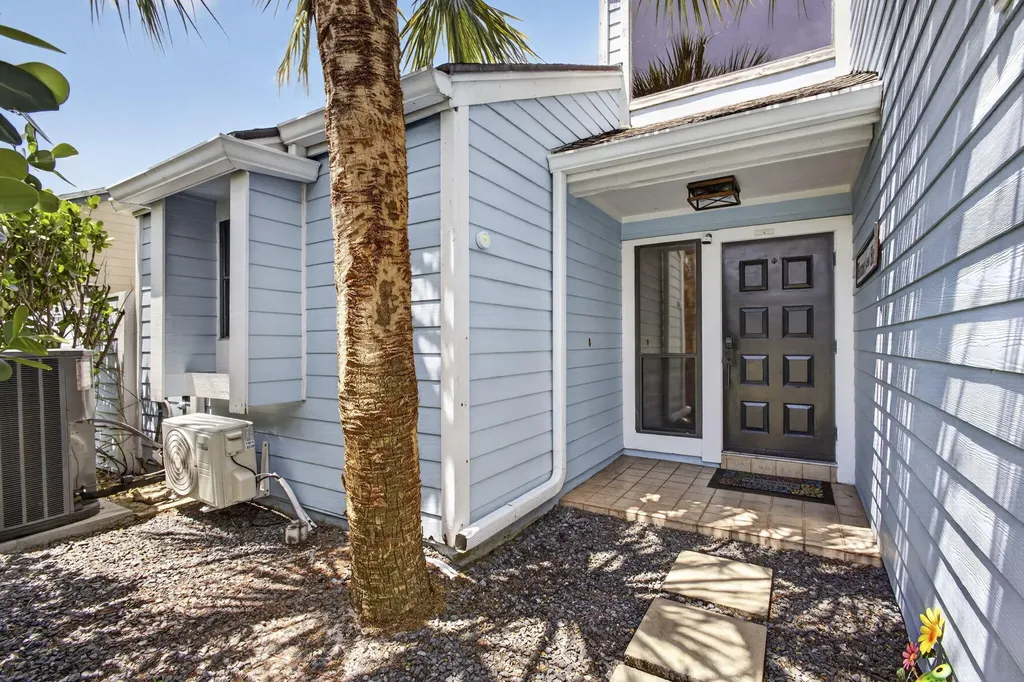 537 Goldenwood Way Wellington FL 33414
