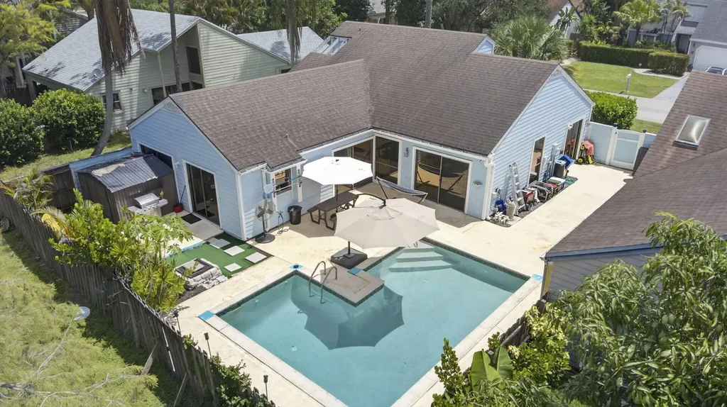537 Goldenwood Way Wellington FL 33414