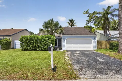 537 Goldenwood Way Wellington FL 33414