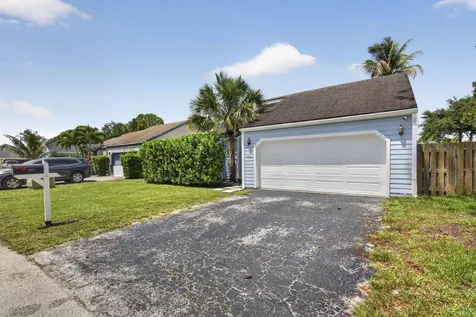 537 Goldenwood Way Wellington FL 33414
