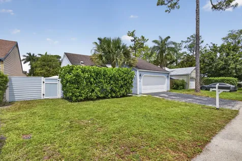537 Goldenwood Way Wellington FL 33414