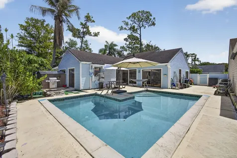 537 Goldenwood Way Wellington FL 33414
