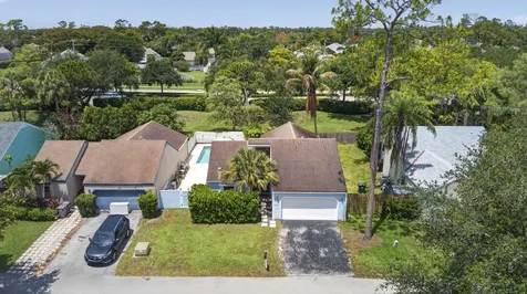 537 Goldenwood Way Wellington FL 33414