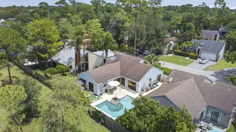 537 Goldenwood Way Wellington FL 33414
