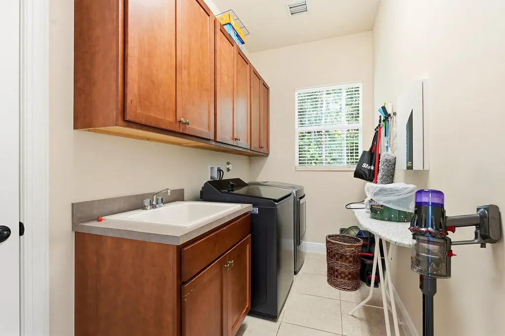 851 Edgebrook Lane West Palm Beach FL 33411