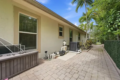 851 Edgebrook Lane West Palm Beach FL 33411