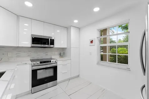3900 Oaks Clubhouse Drive Pompano Beach FL 33069