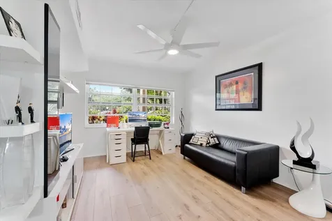 3900 Oaks Clubhouse Drive Pompano Beach FL 33069