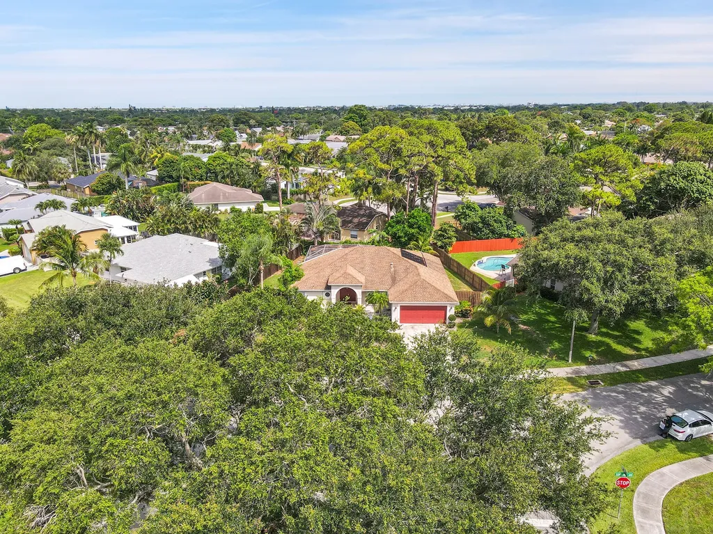 945 Sunflower Avenue Delray Beach FL 33445
