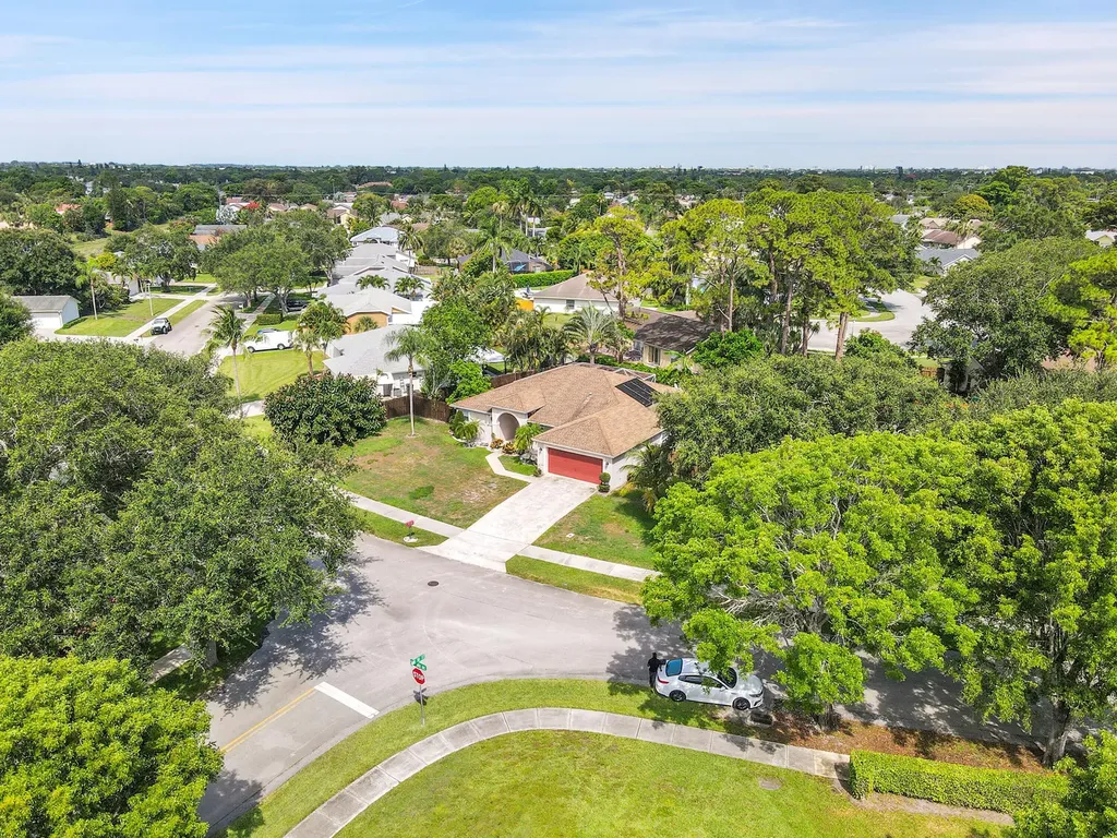 945 Sunflower Avenue Delray Beach FL 33445