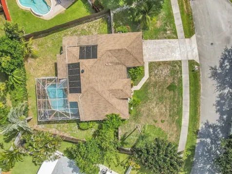 945 Sunflower Avenue Delray Beach FL 33445