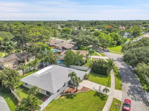 945 Sunflower Avenue Delray Beach FL 33445
