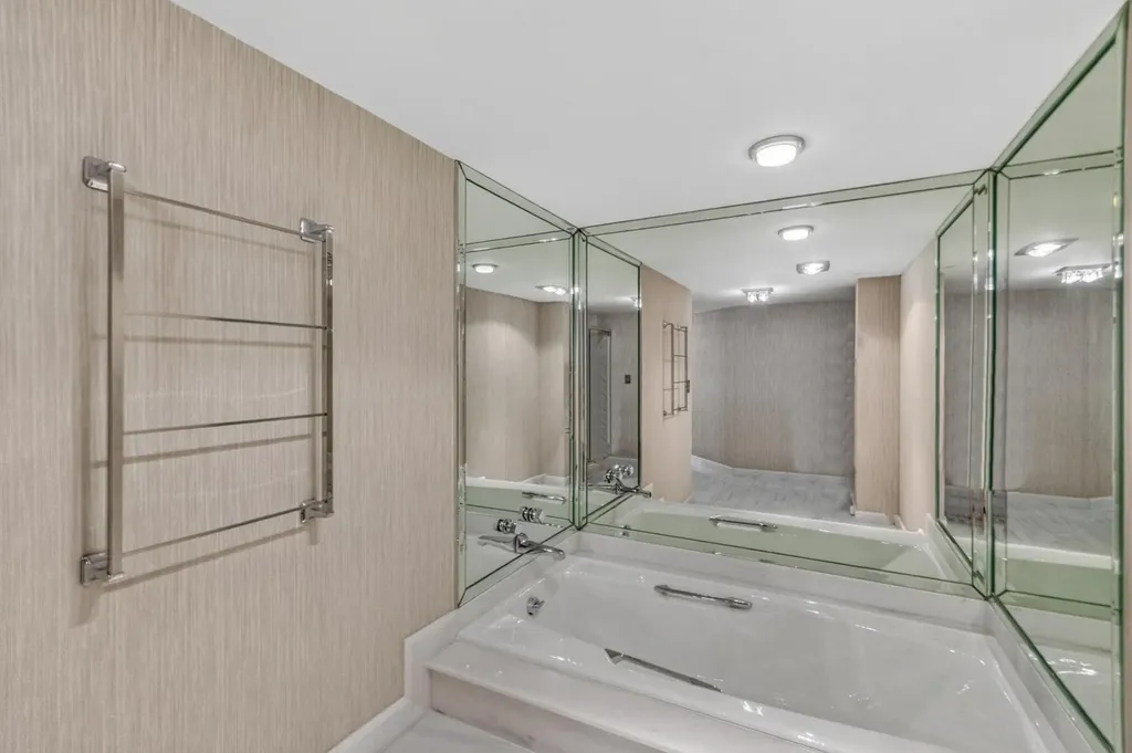 100 Lakeshore Drive North Palm Beach FL 33408