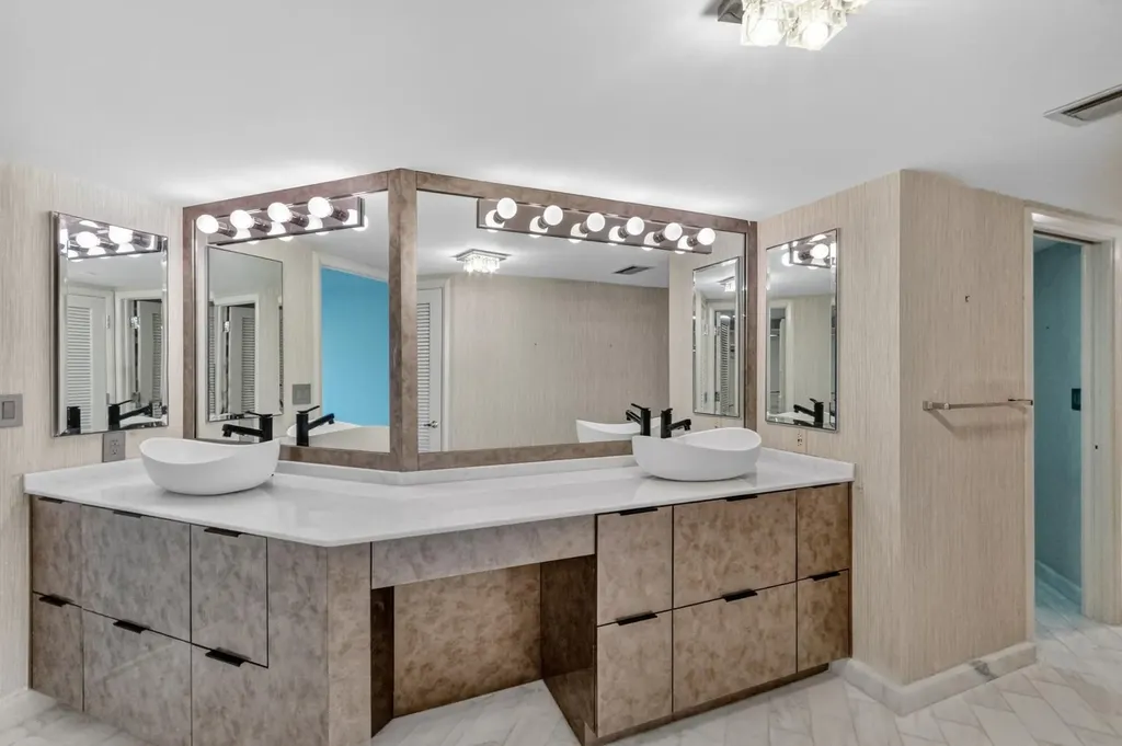 100 Lakeshore Drive North Palm Beach FL 33408