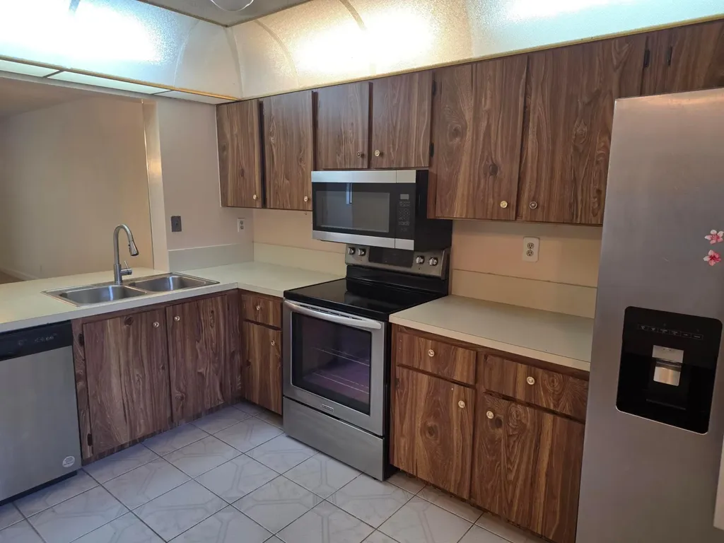 170 SE 7th Street SE Deerfield Beach FL 33441