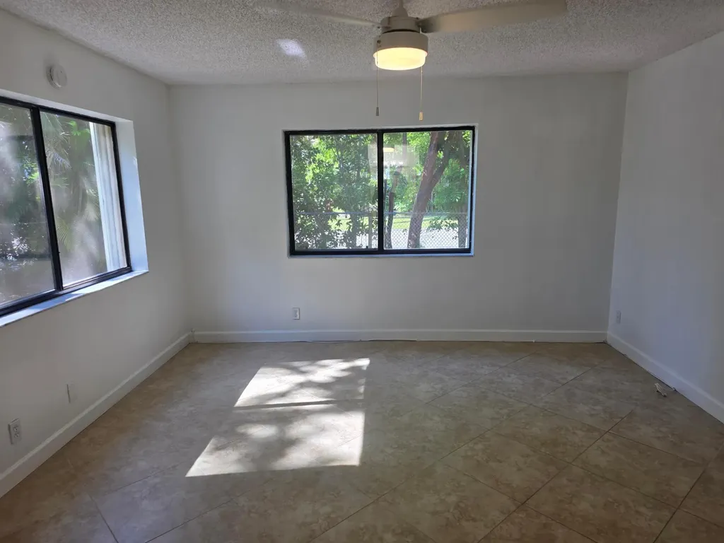 170 SE 7th Street SE Deerfield Beach FL 33441