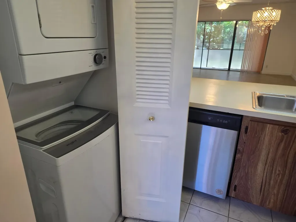 170 SE 7th Street SE Deerfield Beach FL 33441