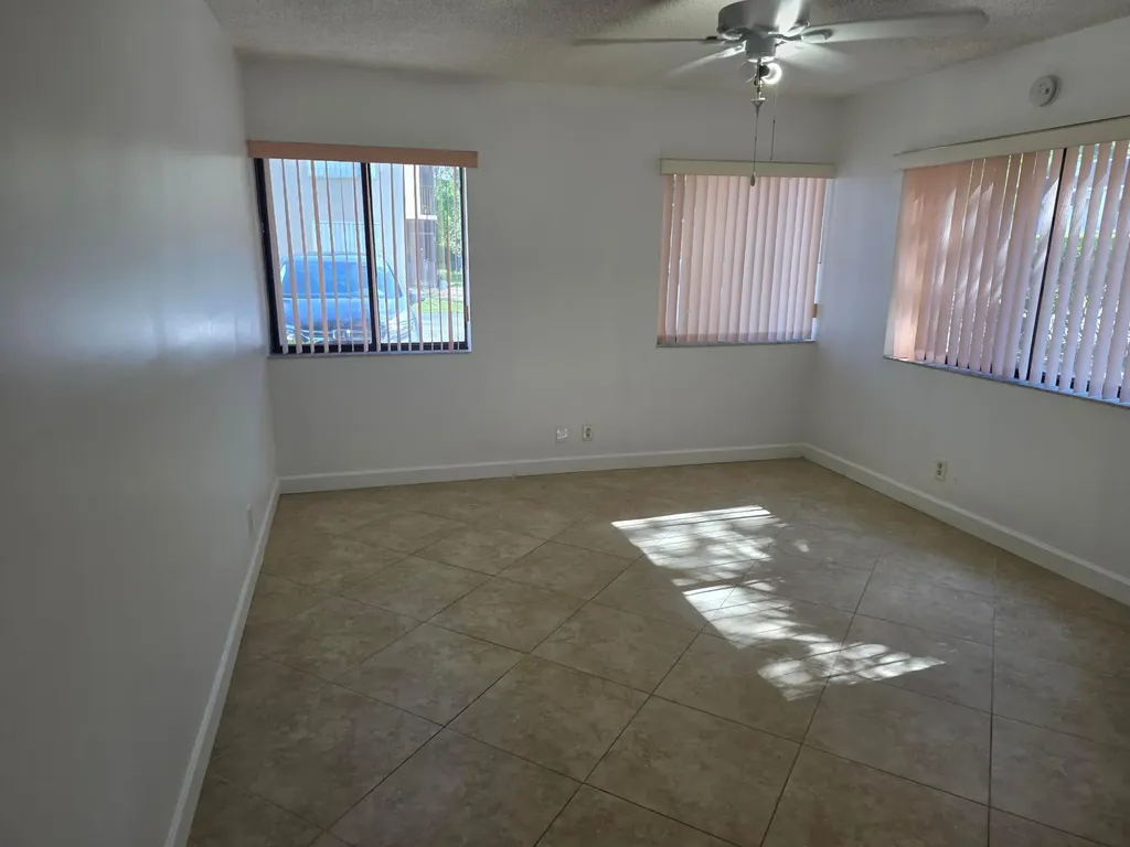 170 SE 7th Street SE Deerfield Beach FL 33441