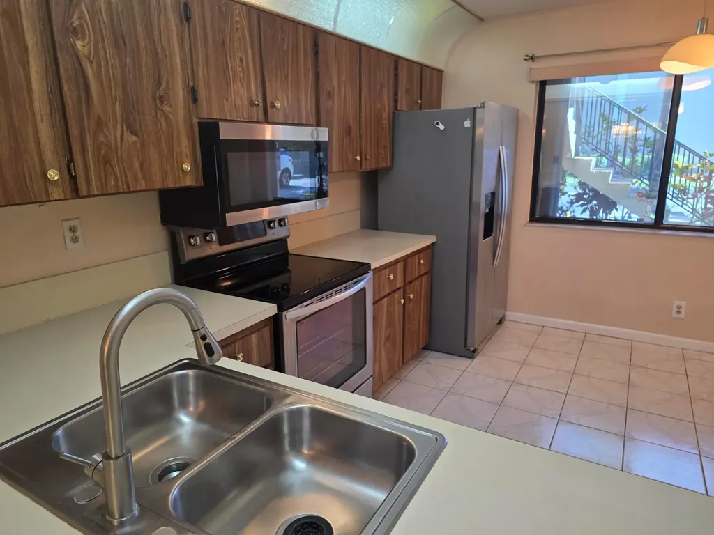 170 SE 7th Street SE Deerfield Beach FL 33441