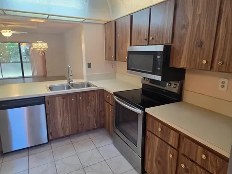 170 SE 7th Street SE Deerfield Beach FL 33441