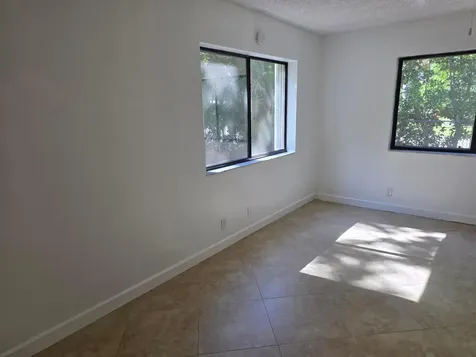 170 SE 7th Street SE Deerfield Beach FL 33441